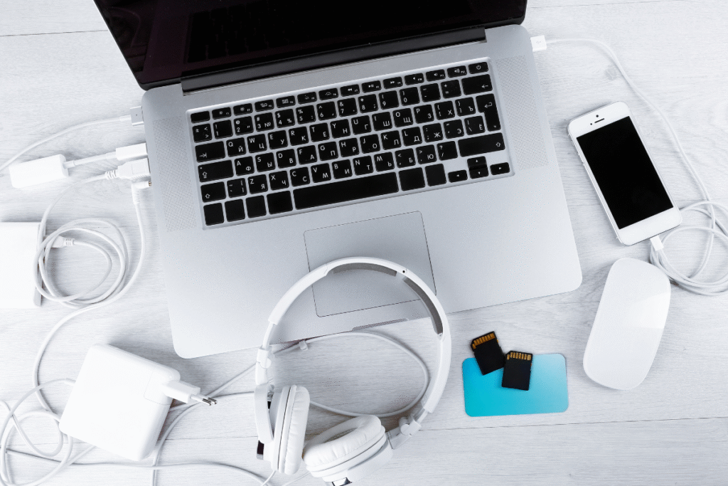 Phones & Accessories