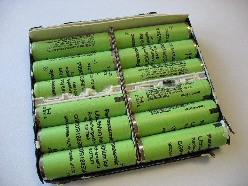 Lithium-ion cells inside a laptop battery pack (laptop battery replacement)